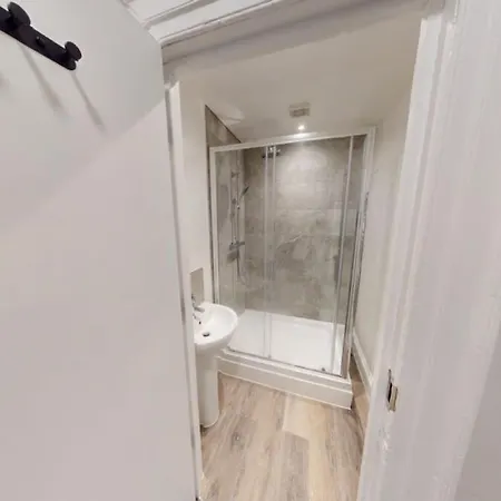 Queens Road Four Bedroom Flat Apartman Bristol